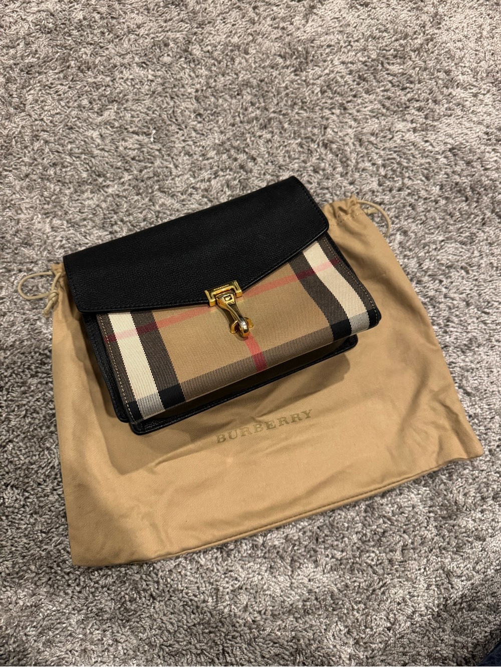 Burberry House Check Derby Macken Crossbody Bag Purse in Black Leather